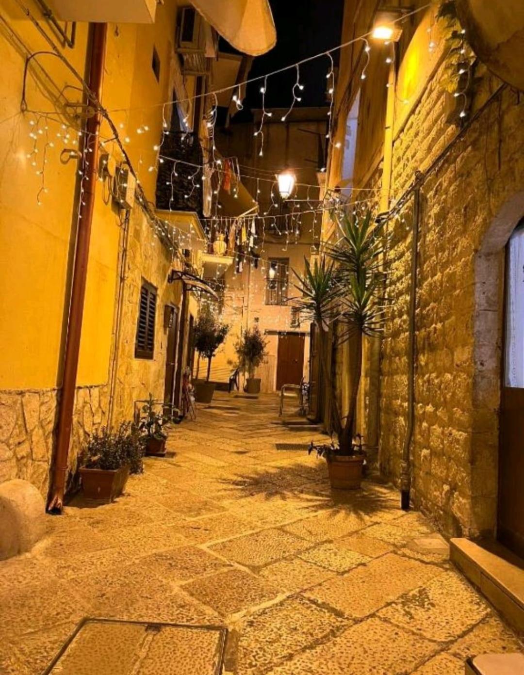 Palazzo In Corte - Nel Cuore Di Bari Apartment Exterior photo